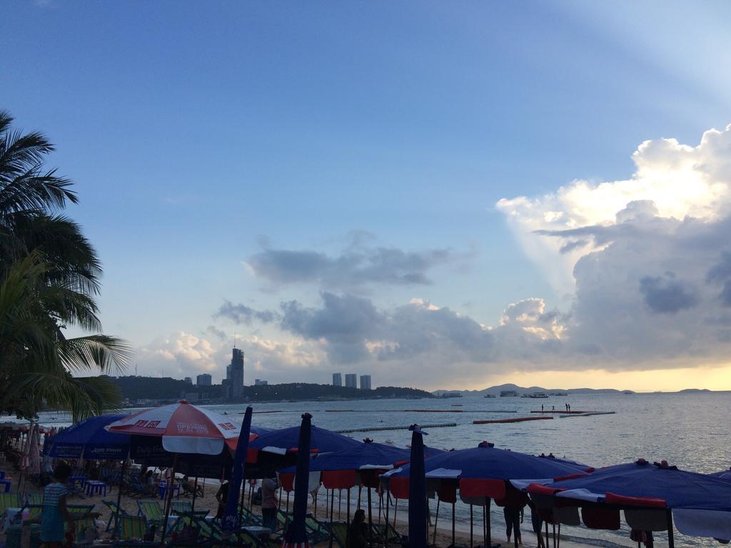Base Central Pattaya By Alex Eksteriør billede